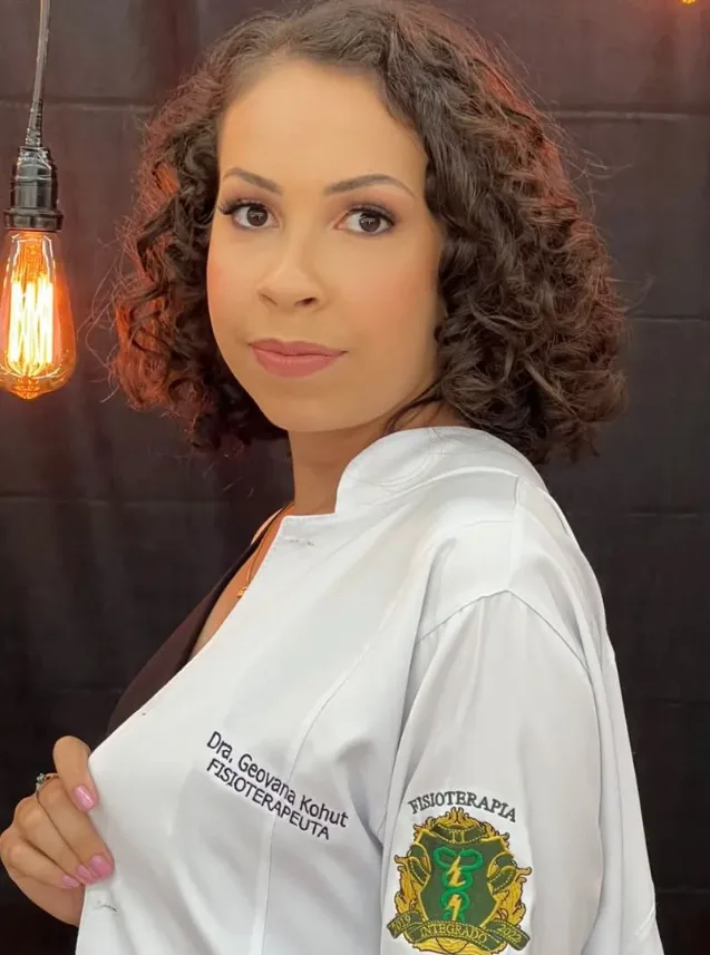 Geovana Kohut — Fisioterapeuta e Instrutora de Pilates